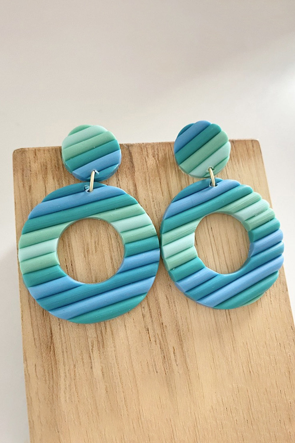 Round Shape Clay Dangle Earrings - Kittybear Krafts