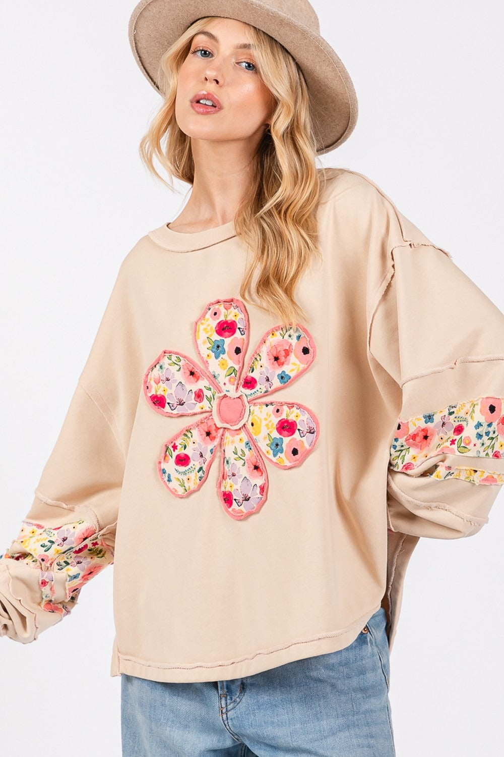 SAGE + FIG Daisy Patch Applique Long Sleeve Sweatshirt - Kittybear Krafts