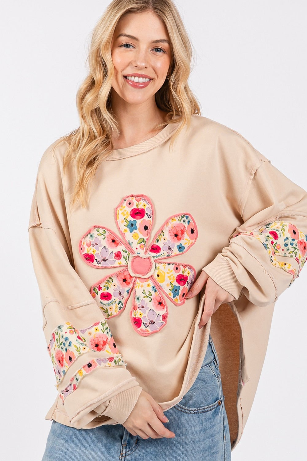 SAGE + FIG Daisy Patch Applique Long Sleeve Sweatshirt - Kittybear Krafts