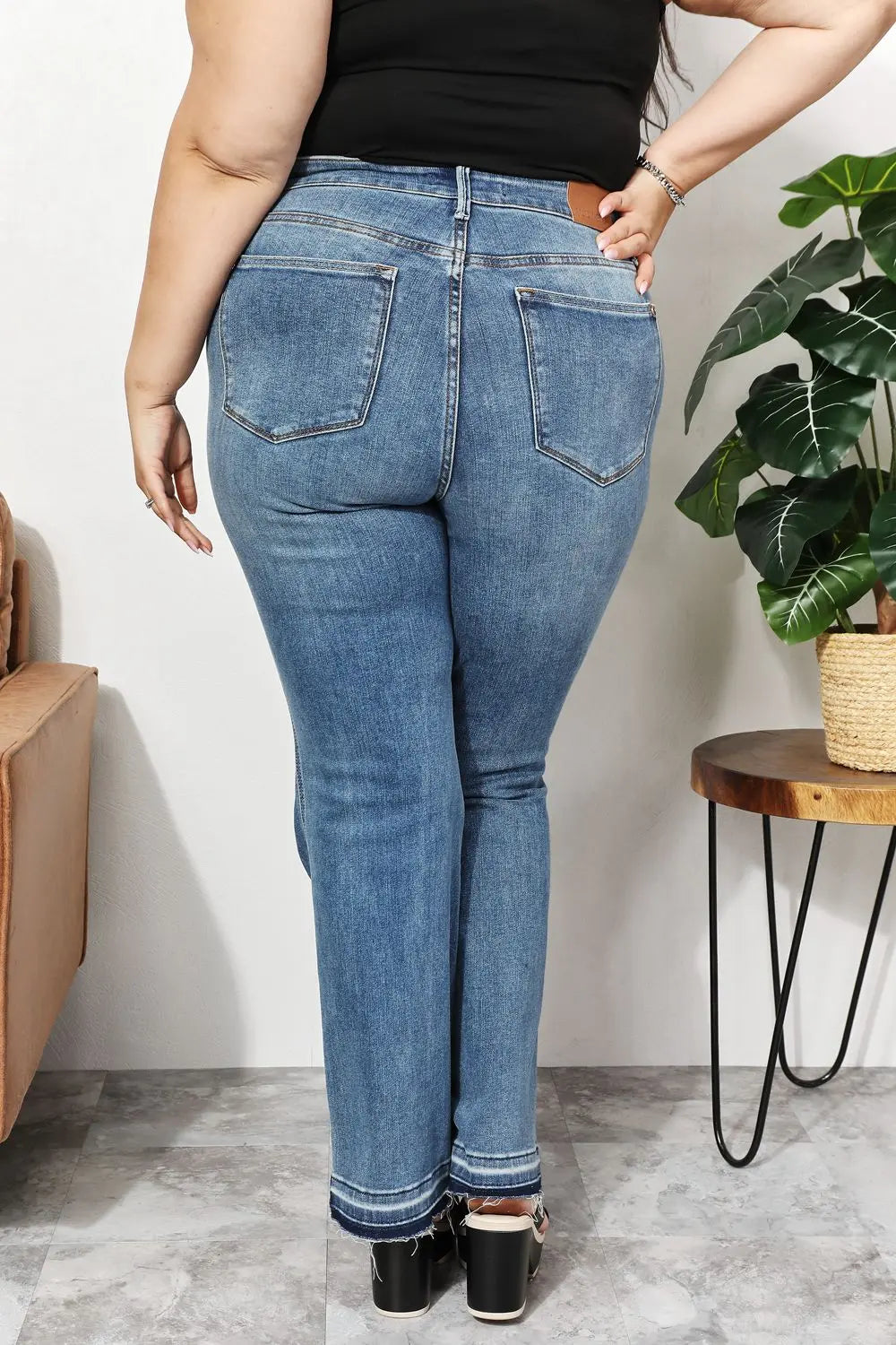 Judy Blue Full Size High Waist Jeans with Pockets - Kittybear Krafts