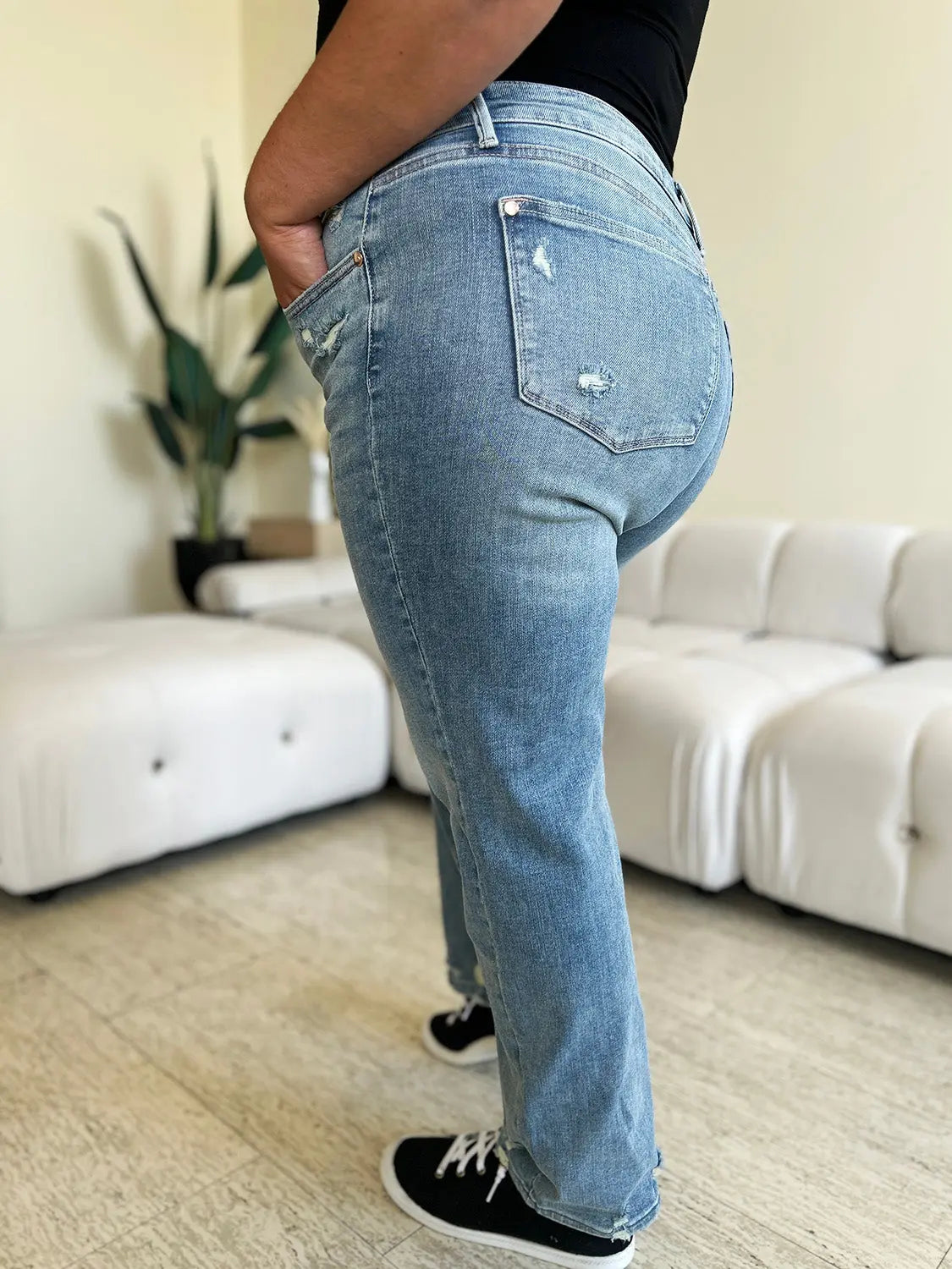 Judy Blue Full Size Mid Rise Distressed Straight Jeans - Kittybear Krafts