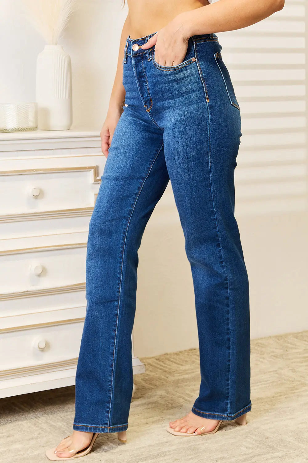 Judy Blue Full Size Straight Leg Jeans with Pockets - Kittybear Krafts