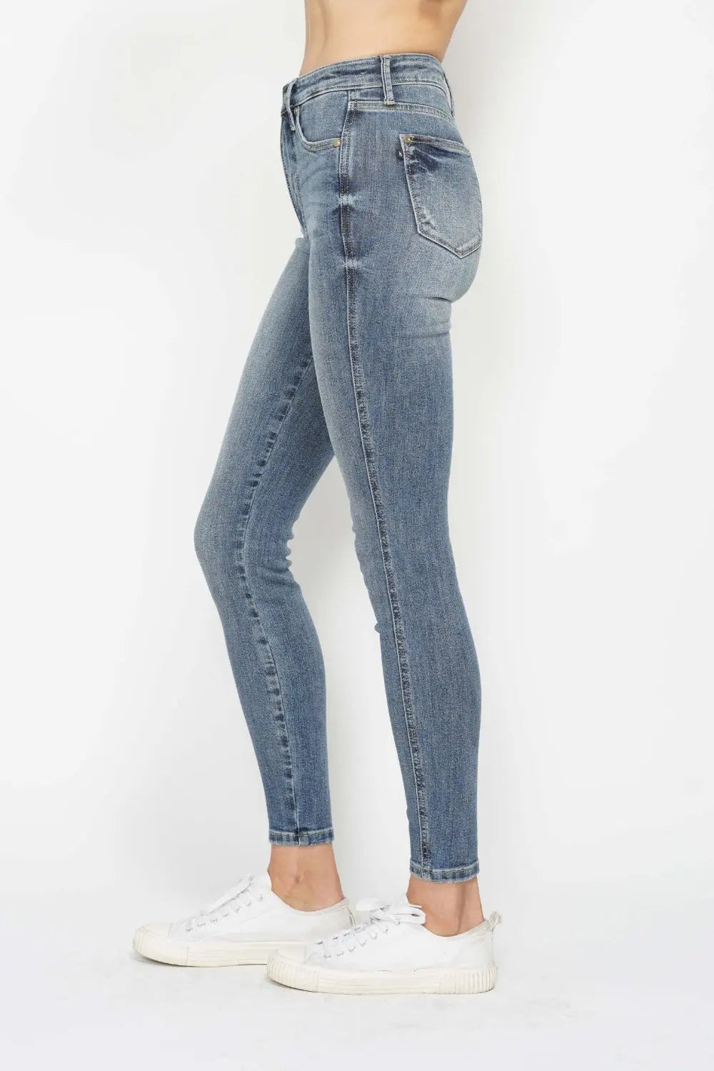 Judy Blue Full Size Tummy Control Contrast Wash Skinny Jeans - Kittybear Krafts