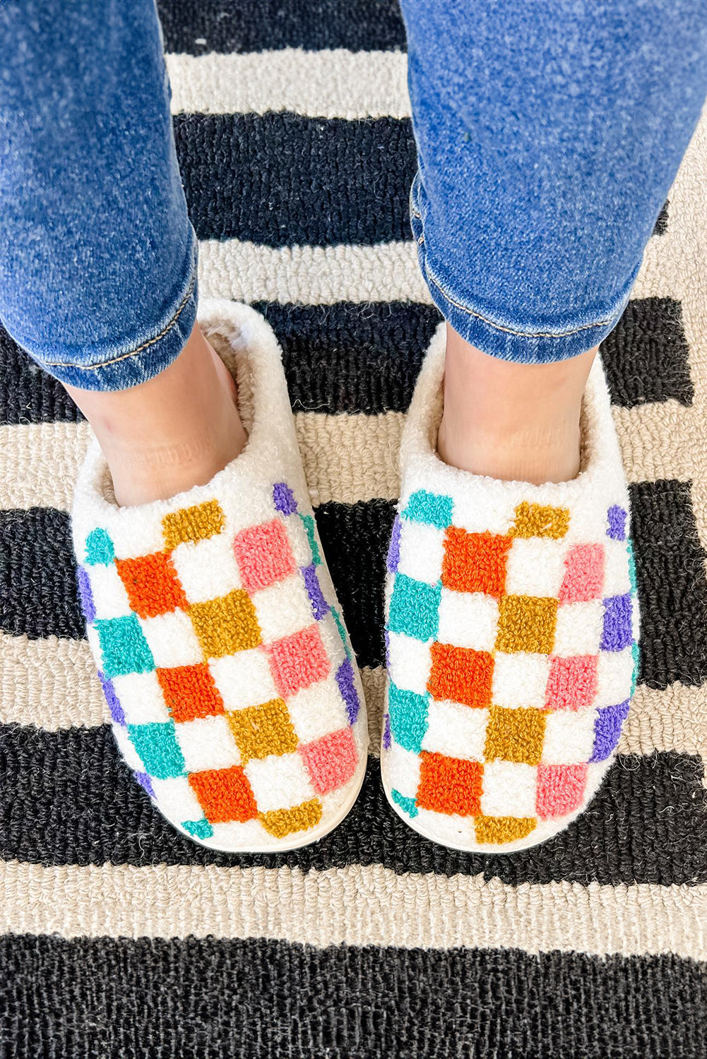 White Vibrant Checkered Plush Thermal Slippers Kittybear Krafts